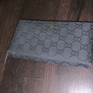 gucci wallet